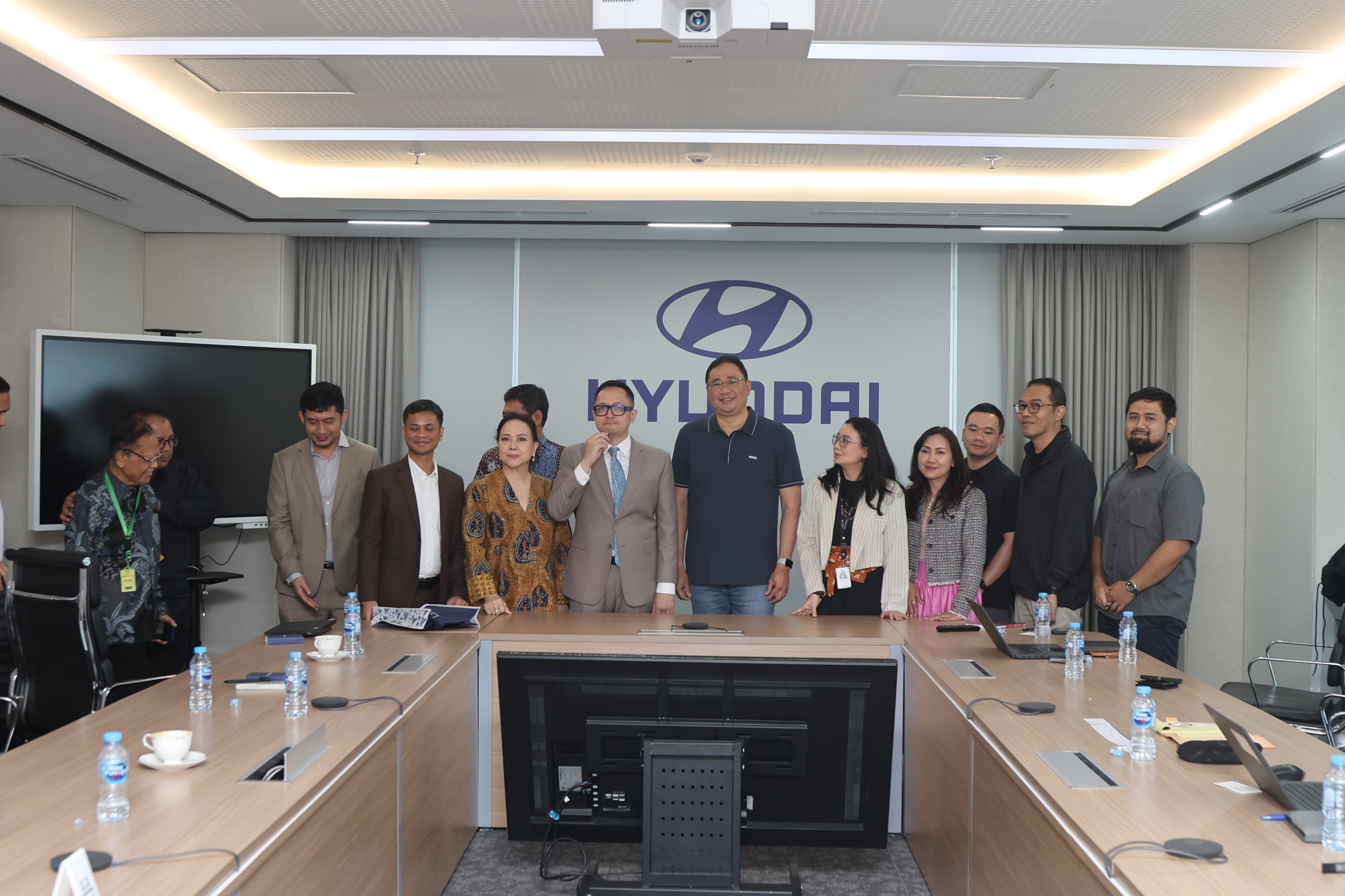 Pertemuan President University dengan jajaran pimpinan Hyundai